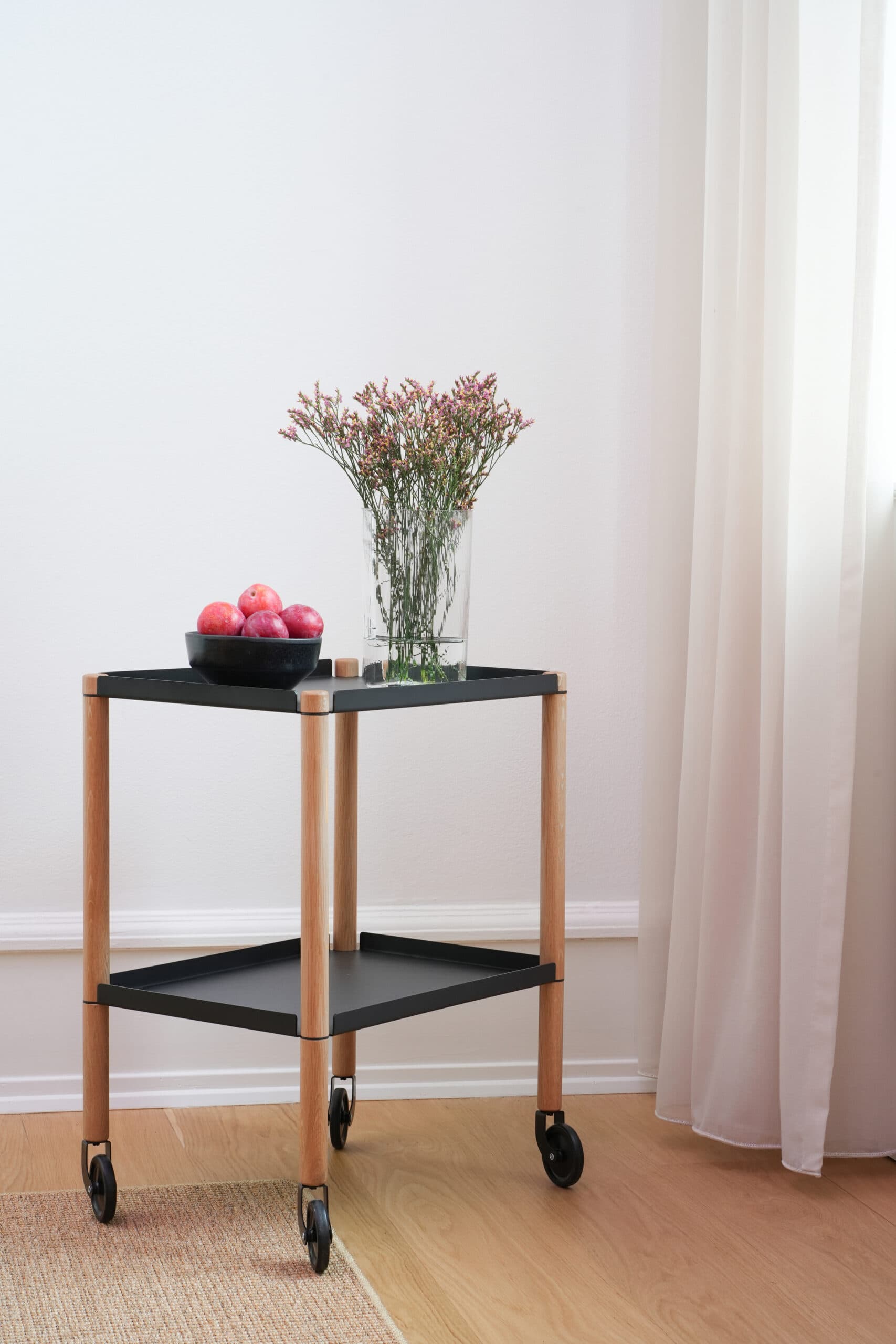 Connect Table bakkebord funktionelt design med mobilitet og stil